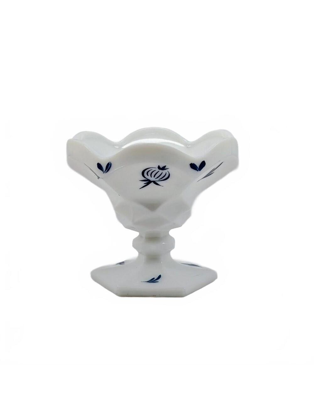 Vtg L.E. Smith Blue Delft/Blue Onion Milk Glass Candleholder